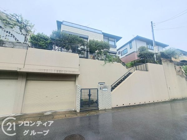 宇治市平尾台３丁目の中古一戸建て