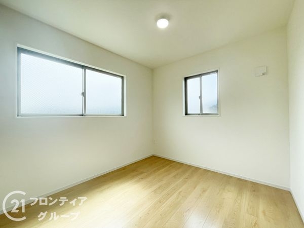 久世郡久御山町市田珠城　新築一戸建て　１期　２号棟