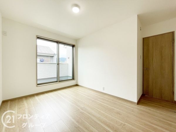 長岡京市今里更ノ町　新築一戸建て　全１区画