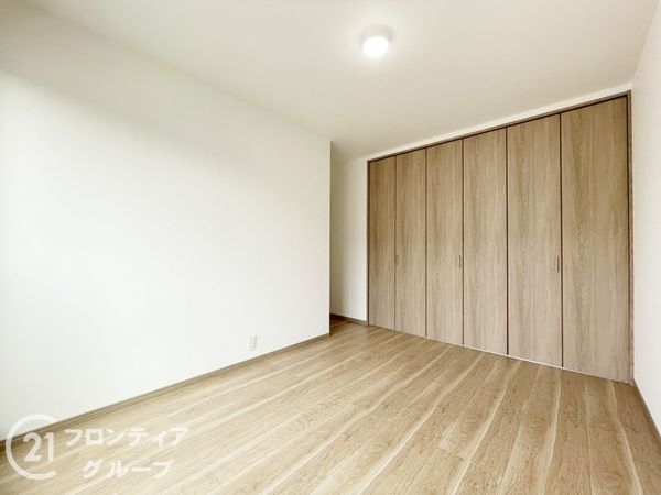 長岡京市今里更ノ町　新築一戸建て　全１区画