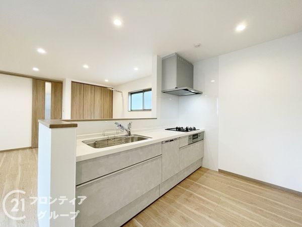 長岡京市今里更ノ町　新築一戸建て　全１区画