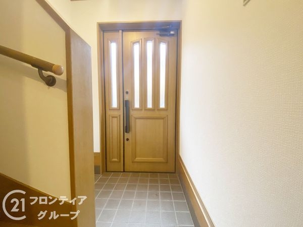 宇治市小倉町堀池の中古一戸建て(玄関)