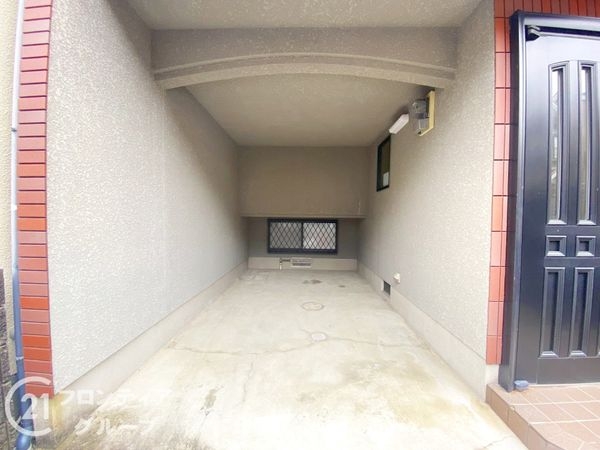 宇治市小倉町堀池の中古一戸建て(駐車場)