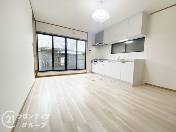 宇治市小倉町堀池の中古一戸建て(リビング)