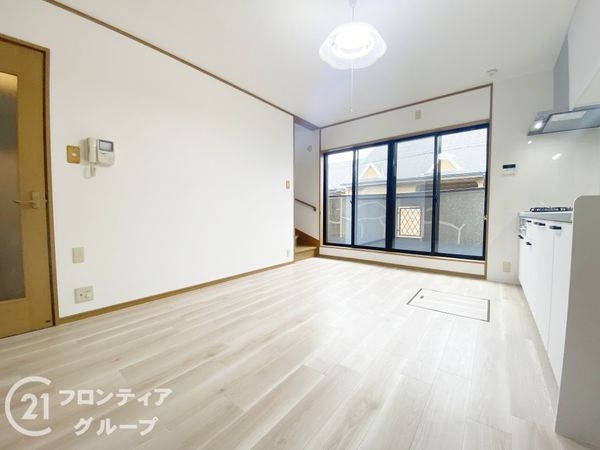 宇治市小倉町堀池の中古一戸建て(リビング)