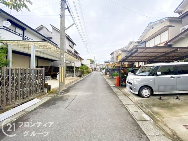 城陽市寺田水度坂 新築一戸建て 全1区画(前面道路含む現地写真)