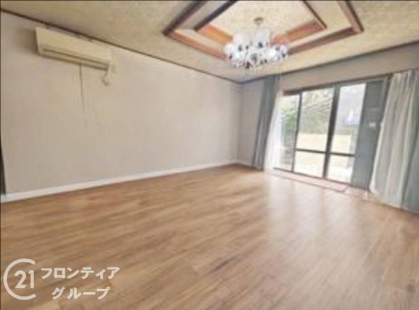 大津市瀬田6丁目の中古一戸建て(リビング)