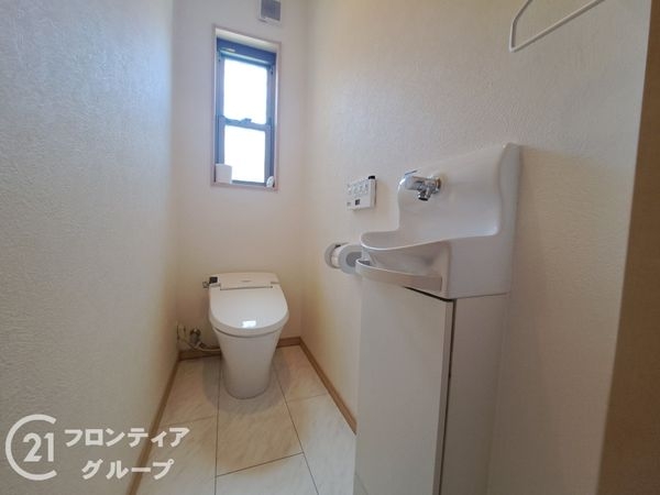 宇治市広野町尖山の中古一戸建て(トイレ)