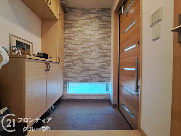 宇治市広野町尖山の中古一戸建て(玄関)