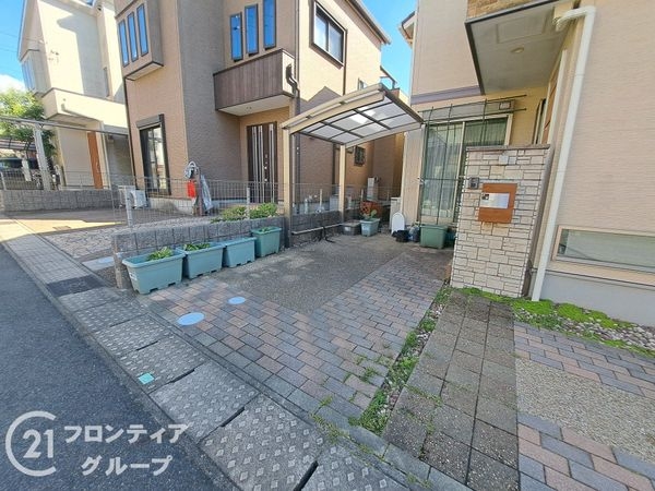 宇治市広野町尖山の中古一戸建て(駐車場)