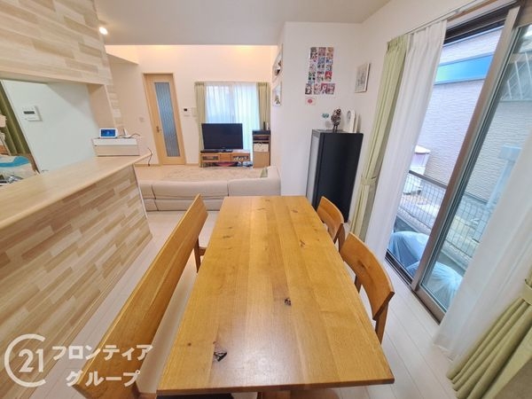 宇治市広野町尖山の中古一戸建て(リビング)