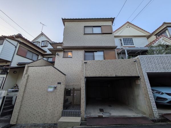 大津市本宮２丁目　中古一戸建て