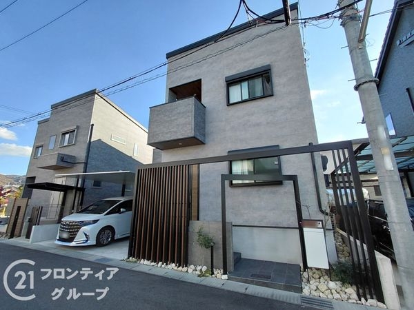 城陽市市辺柿木原　中古一戸建て