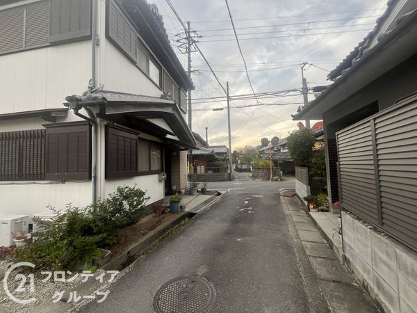 八幡市内里東ノ口の中古一戸建て