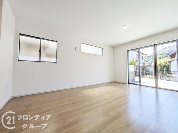 大津市神宮町　新築一戸建て　１期　全１区画