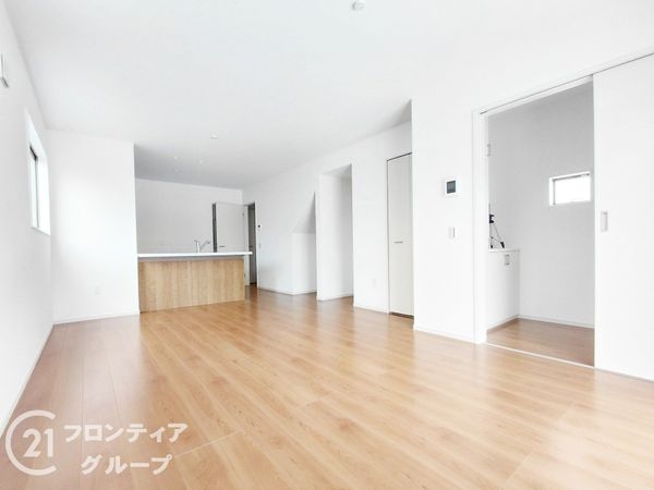 大津市鶴の里　新築一戸建て　１期　２号棟
