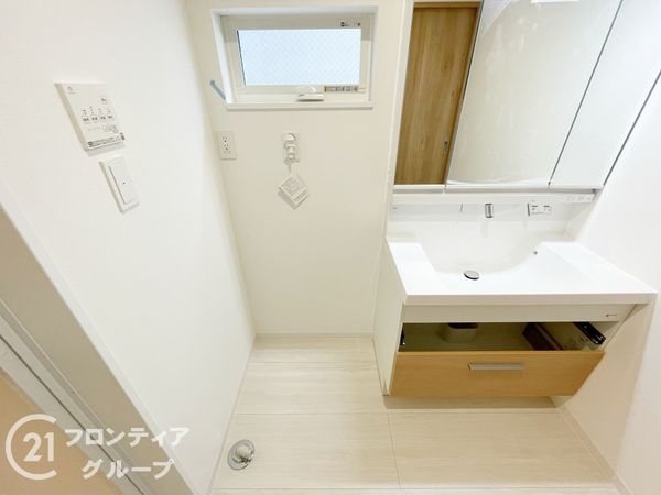 京都市伏見区桃山町弾正島　新築一戸建て　１号棟