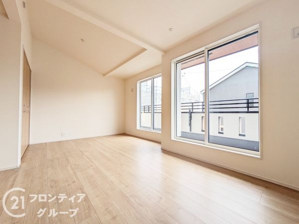 大津市雄琴５丁目　新築一戸建て　2期　１１号棟