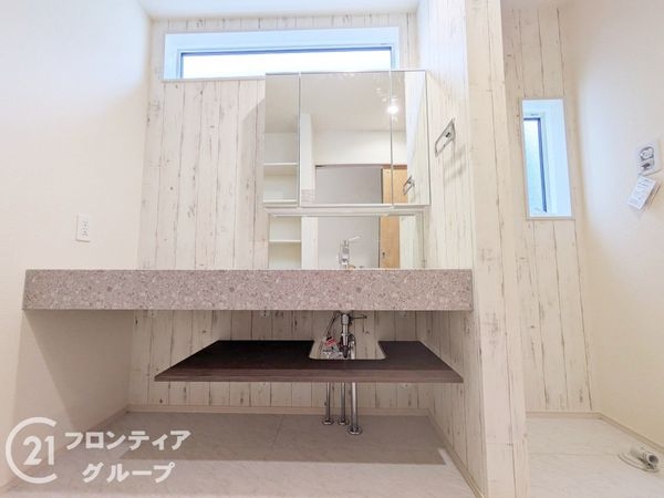 大津市雄琴５丁目　新築一戸建て　2期　１１号棟
