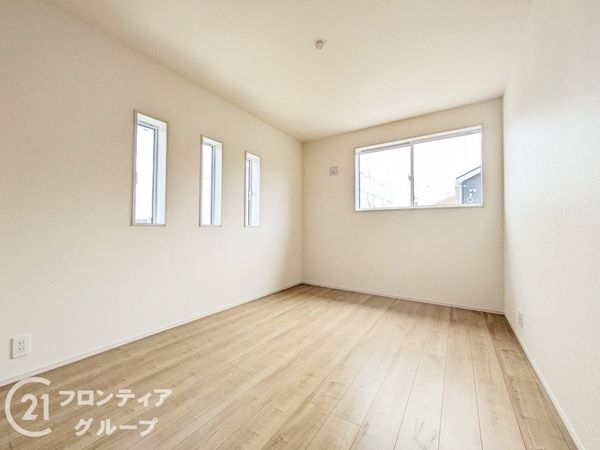 大津市雄琴５丁目　新築一戸建て　2期　１１号棟