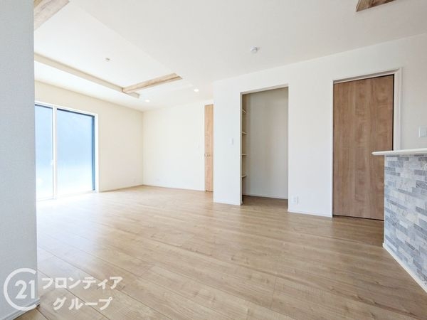 大津市雄琴５丁目　新築一戸建て　2期　１１号棟