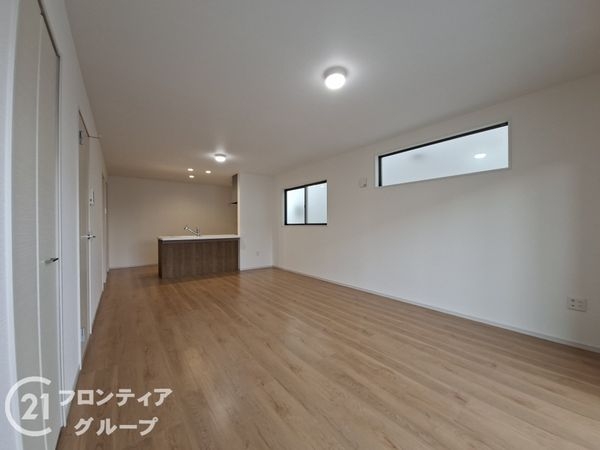 八幡市八幡園内　新築一戸建て　2期　1号棟