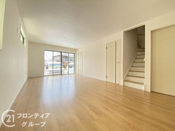 八幡市八幡園内　新築一戸建て　2期　2号棟