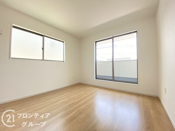 八幡市八幡園内　新築一戸建て　2期　2号棟