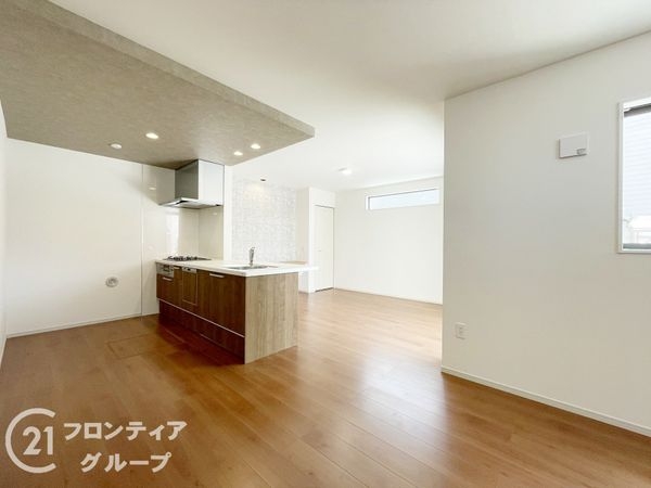 京都市伏見区羽束師古川町　新築一戸建て　1期　2号棟