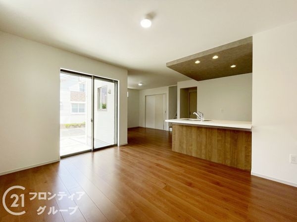 京都市伏見区羽束師古川町　新築一戸建て　1期　2号棟