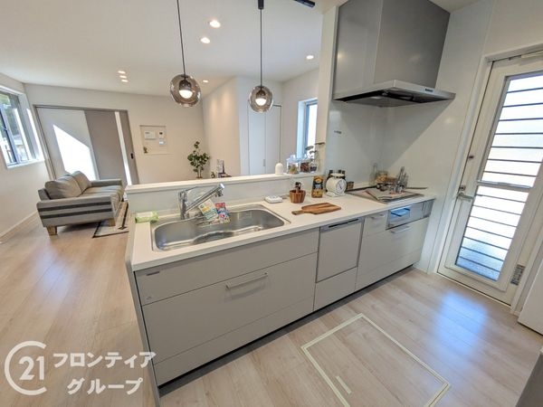 大津市一里山６丁目　新築一戸建て　２号棟
