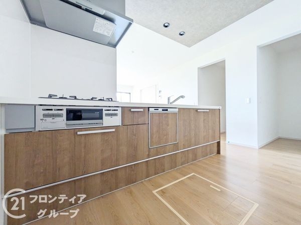 大津市雄琴６丁目　新築一戸建て　１号棟