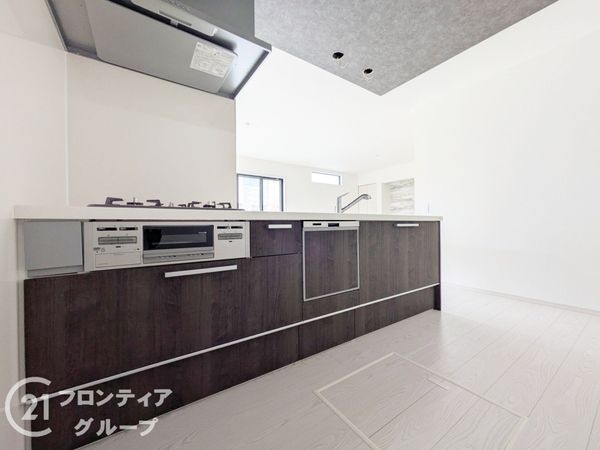 大津市雄琴６丁目　新築一戸建て　２号棟
