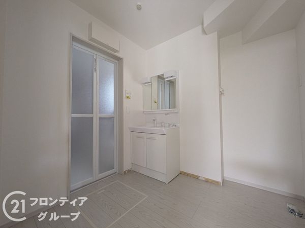 大津市雄琴６丁目　新築一戸建て　２号棟