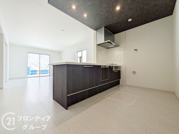 大津市雄琴６丁目　新築一戸建て　３号棟