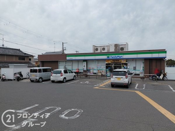 城陽市市辺柿木原の中古一戸建て(ファミリーマート市辺南垣内店)
