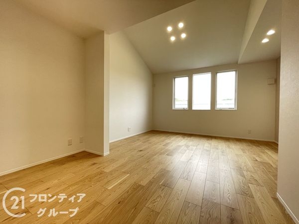 京都市伏見区桃山町大島　新築一戸建て　２　２号棟