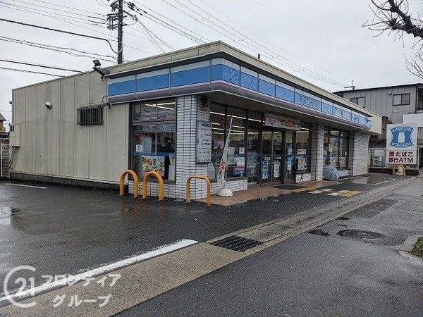 FrontierGardens　京都市伏見区羽束師古川町…(ローソン羽束師菱川店)