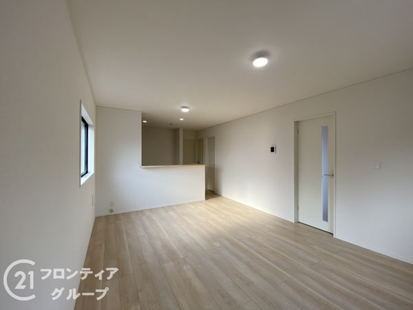 宇治市五ケ庄三番割　新築一戸建て　第１　２号棟