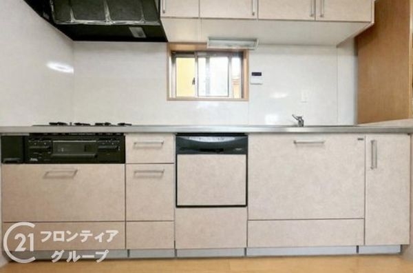 京都市伏見区羽束師鴨川町　中古一戸建て