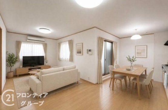 京都市伏見区羽束師鴨川町　中古一戸建て