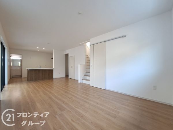 京都市山科区御陵檀ノ後　新築一戸建て　１期　１号棟