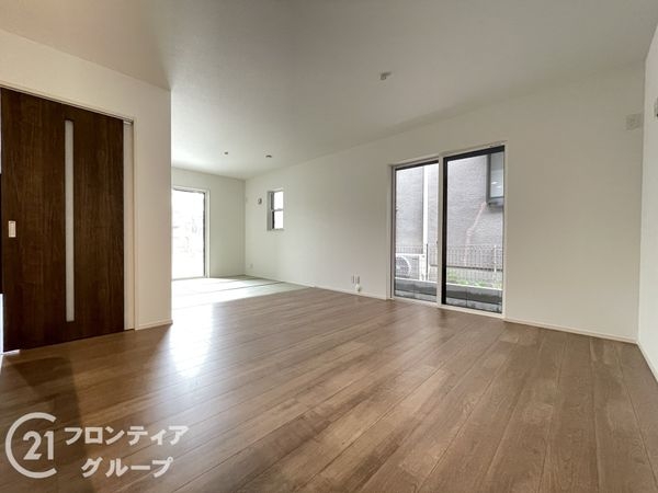 八幡市八幡山田　新築一戸建て　第３　３号棟