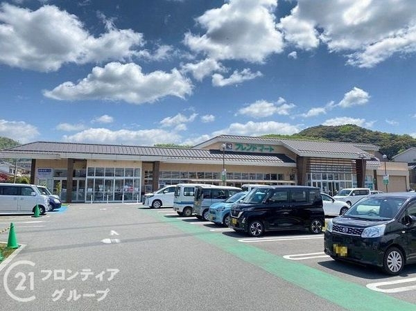 宇治市明星町３丁目　新築一戸建て　２期　２号棟(フレンドマート宇治菟道店)