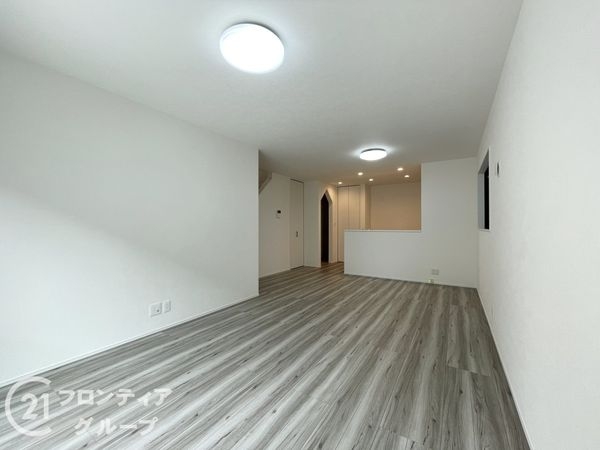京都市伏見区深草直違橋片町　新築一戸建て　全１区画