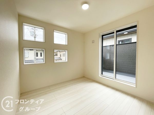 八幡市八幡小西　新築一戸建て　１期　全１区画