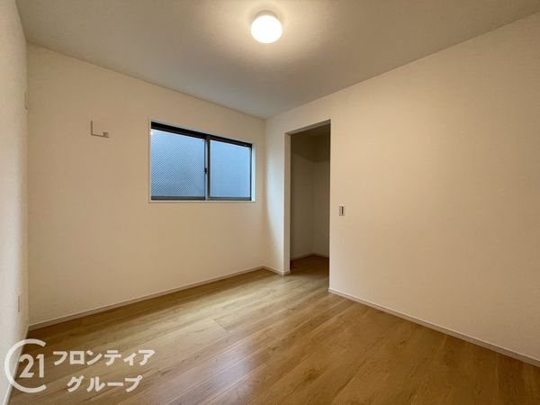 京都市山科区御陵岡町　新築一戸建て