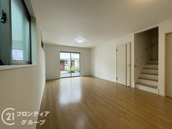 京都市山科区御陵岡町　新築一戸建て