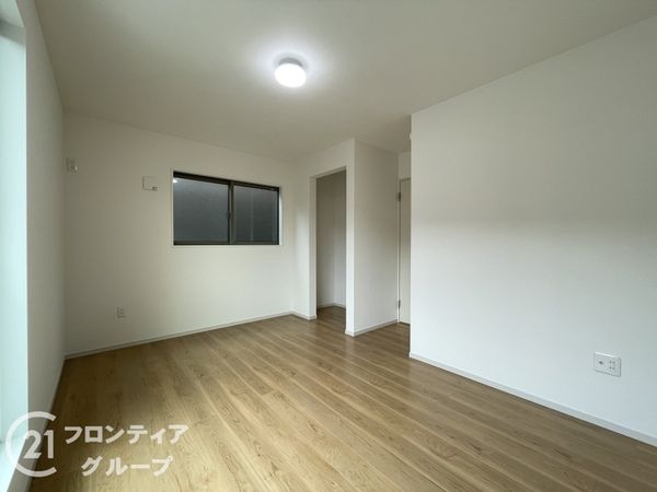 京都市山科区御陵岡町　新築一戸建て