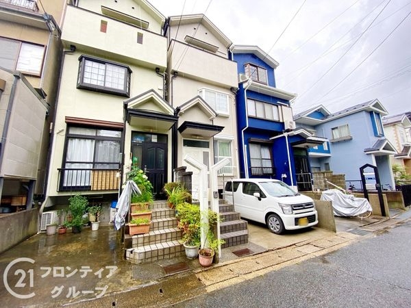 京都市伏見区石田大受町の中古一戸建て
